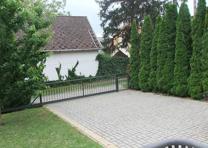 דירה Levente Balatongyörök