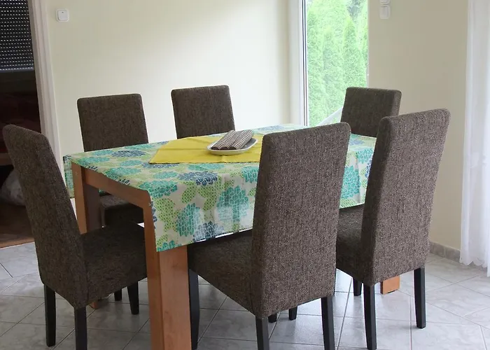 דירה Levente Balatongyörök